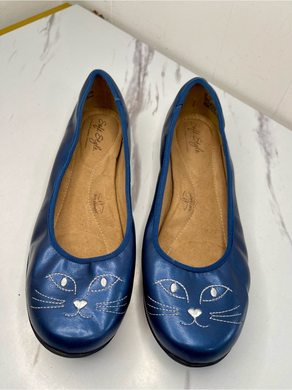 Soft Style Blue Ballet Flats with Silver Cat Face Size 8.5M